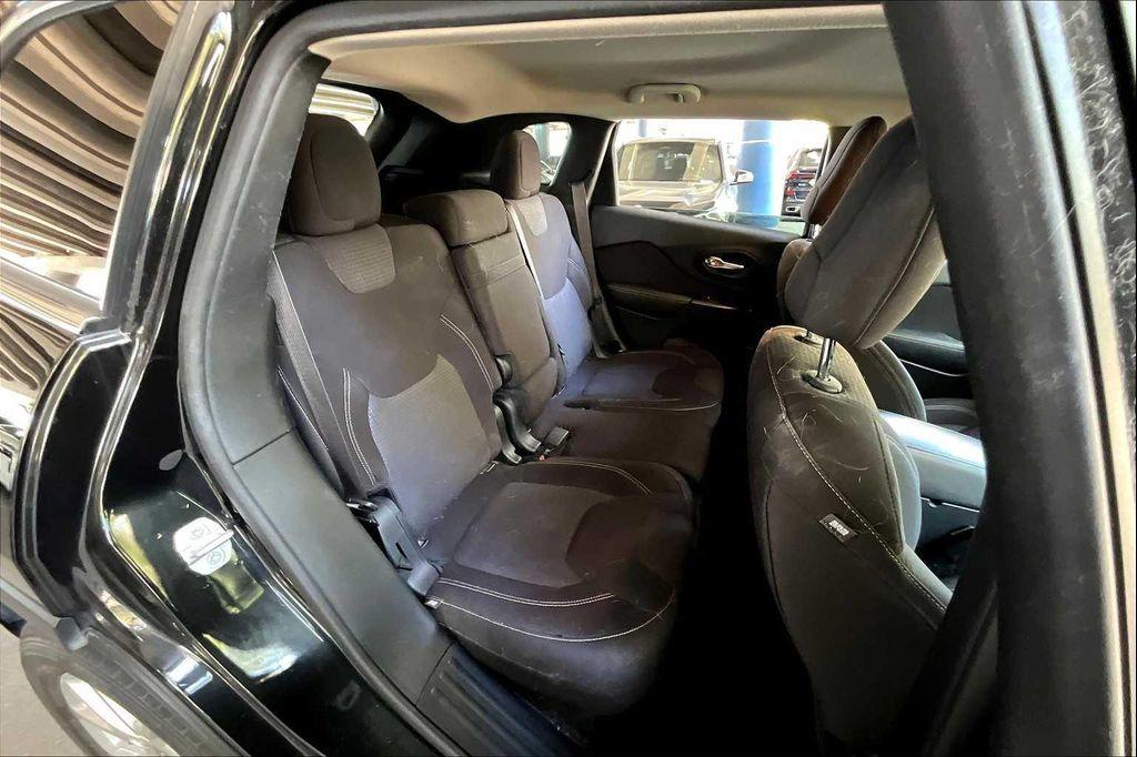 used 2015 Jeep Cherokee car, priced at $10,964