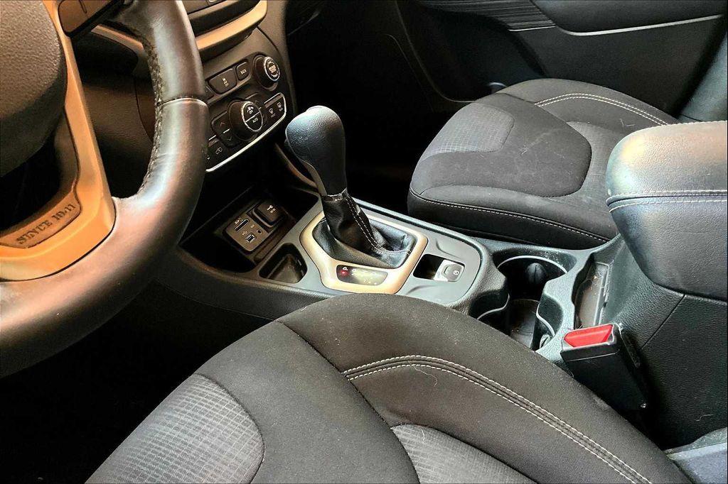 used 2015 Jeep Cherokee car, priced at $10,964