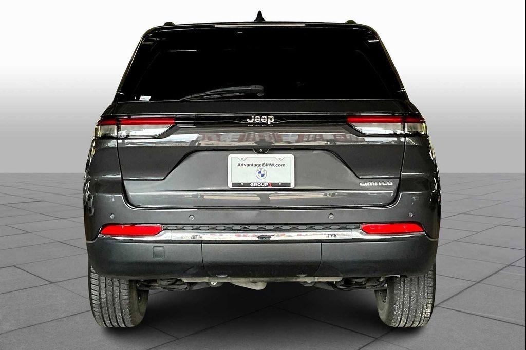 used 2022 Jeep Grand Cherokee car, priced at $28,600