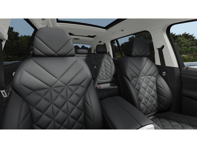 new 2026 BMW X7 car, priced at $90,230