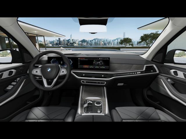 new 2025 BMW X7 car, priced at $93,220