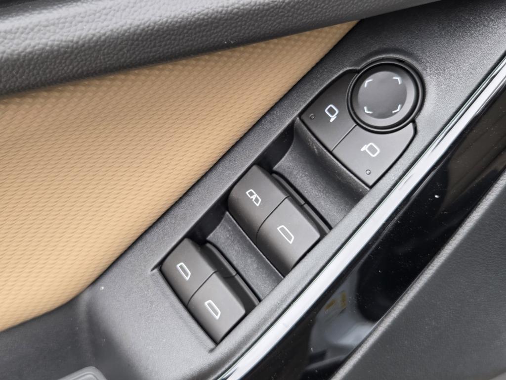 new 2026 Chevrolet Equinox car, priced at $40,285