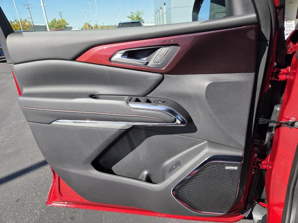 new 2026 Chevrolet Traverse car, priced at $57,950