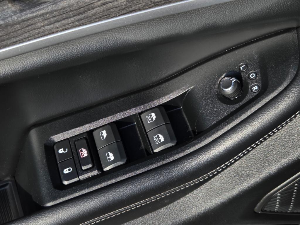 used 2024 Jeep Grand Cherokee car, priced at $38,211