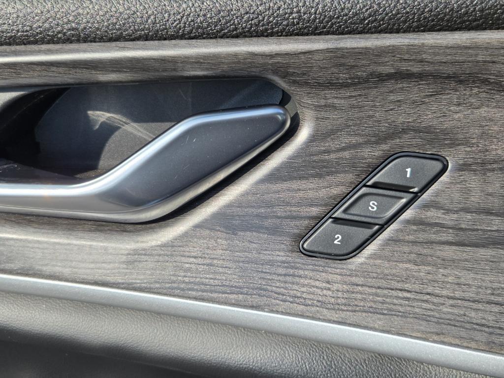 used 2024 Jeep Grand Cherokee car, priced at $38,211