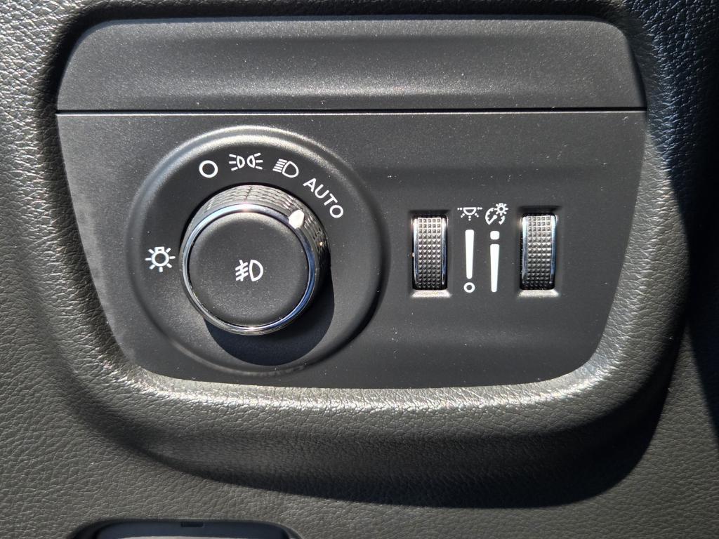 used 2024 Jeep Grand Cherokee car, priced at $38,211