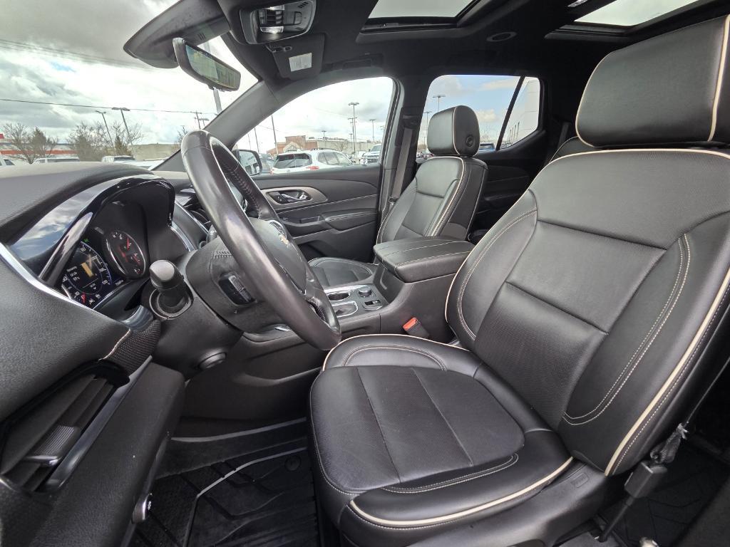 used 2022 Chevrolet Traverse car, priced at $33,574