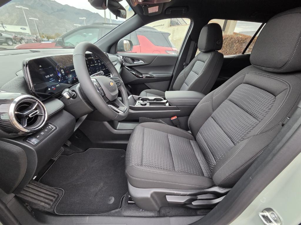 new 2026 Chevrolet Equinox car, priced at $32,495