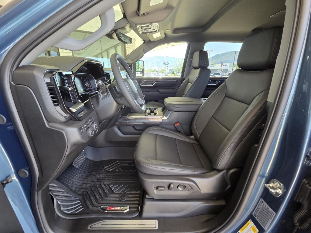 new 2025 Chevrolet Silverado 3500 car, priced at $85,670