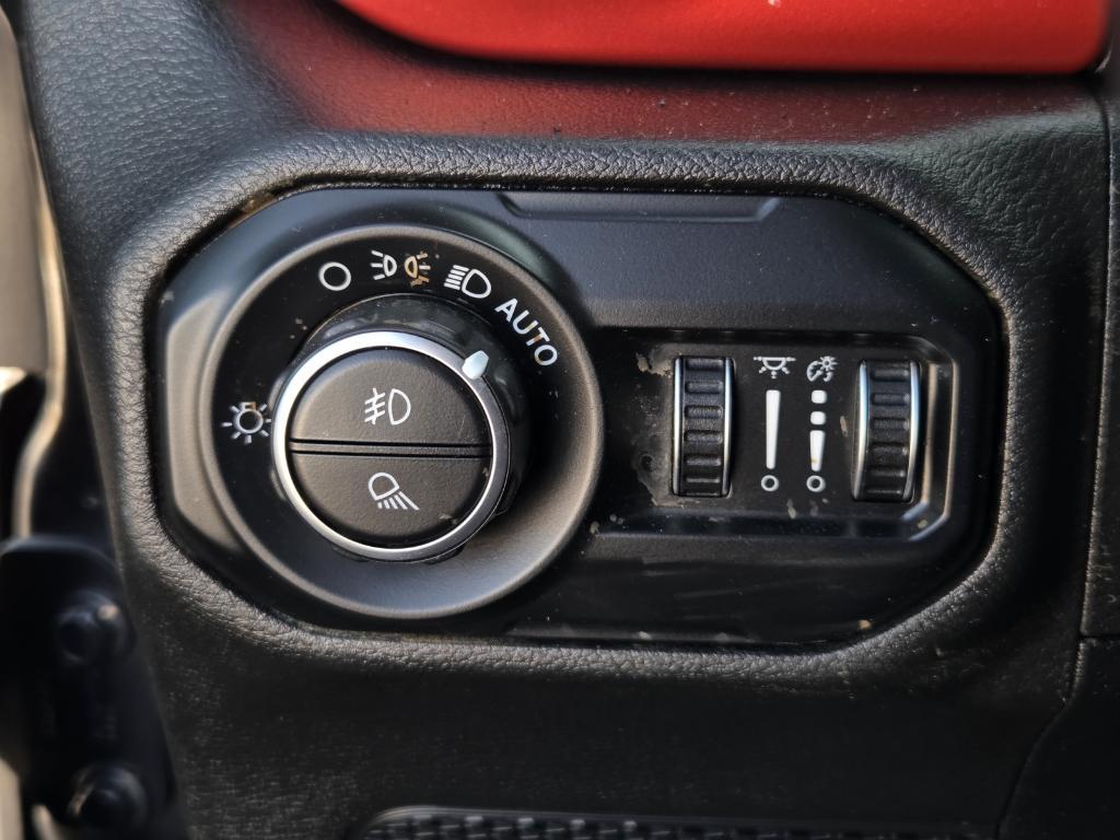 used 2020 Jeep Gladiator car, priced at $34,421