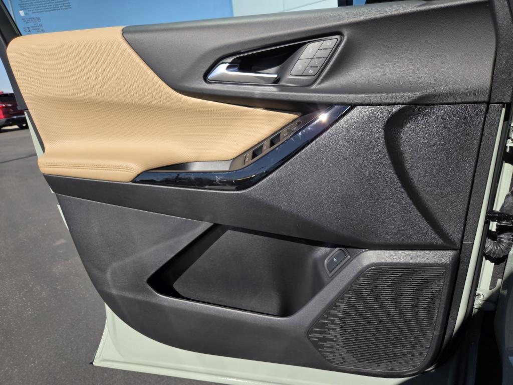 new 2026 Chevrolet Equinox car, priced at $39,290