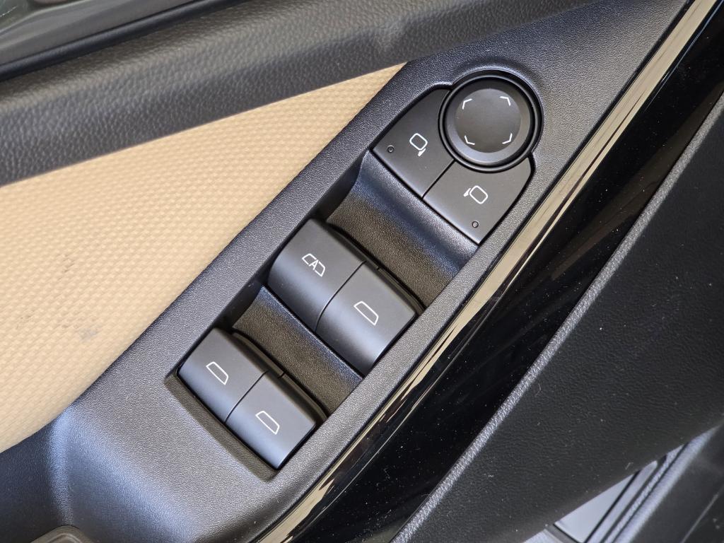 new 2026 Chevrolet Equinox car, priced at $39,290