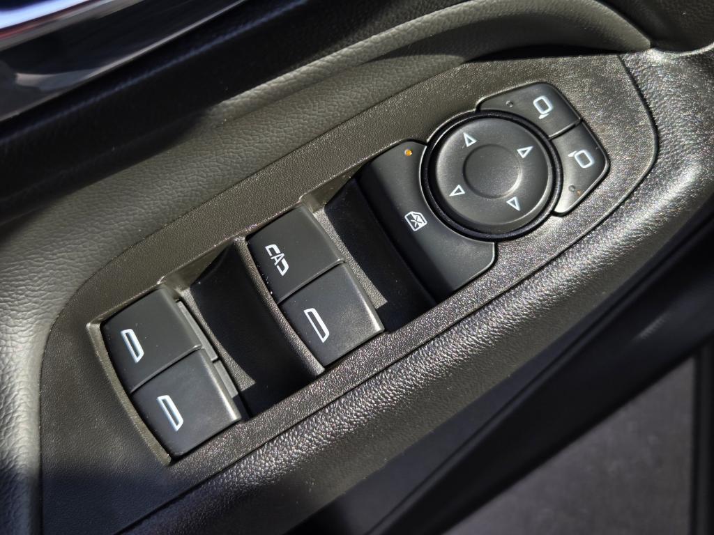 used 2023 Chevrolet Equinox car, priced at $26,881