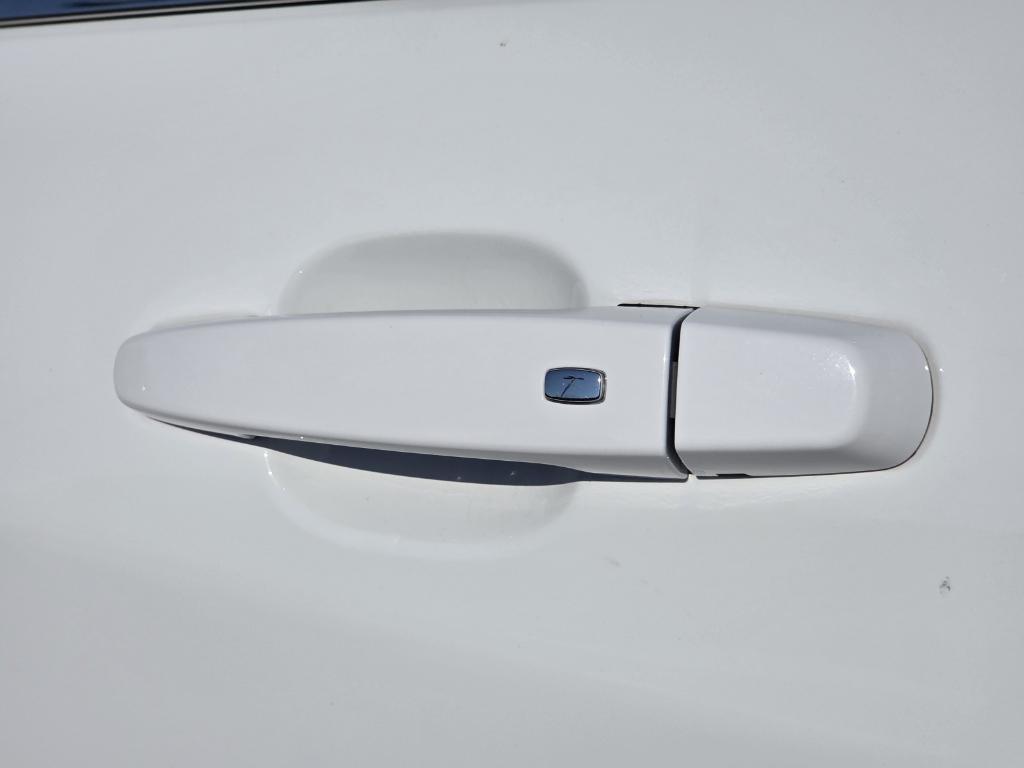 used 2023 Chevrolet Equinox car, priced at $26,881
