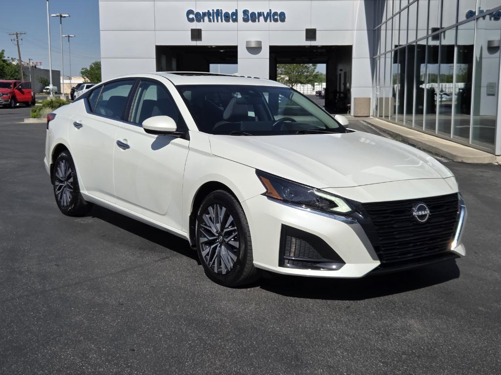 used 2023 Nissan Altima car, priced at $25,881