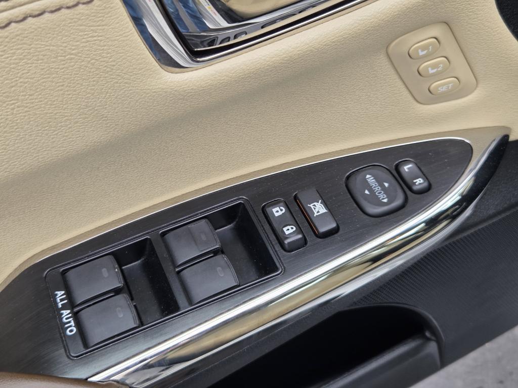 used 2018 Toyota Avalon car, priced at $24,991