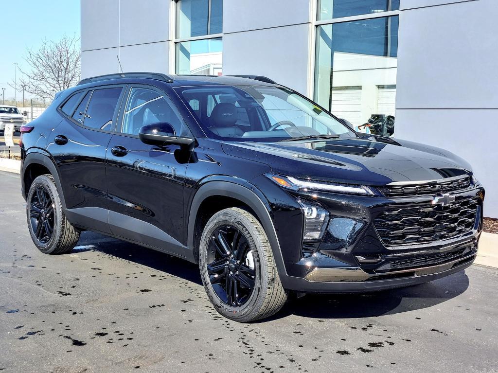 new 2025 Chevrolet Trax car, priced at $26,590