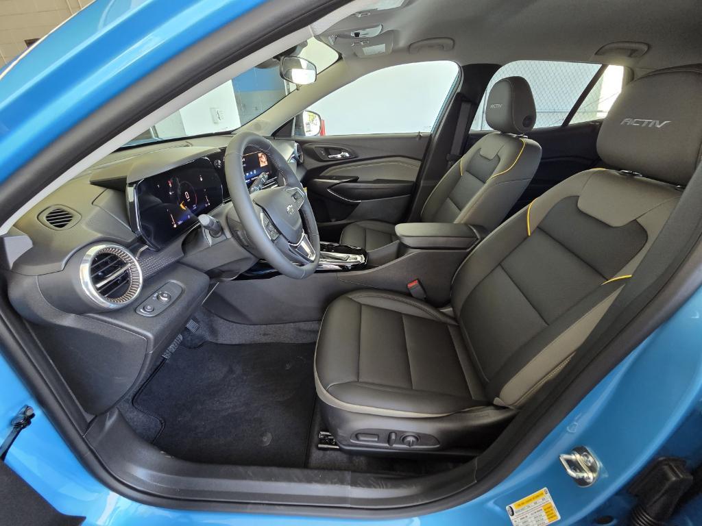 new 2025 Chevrolet Trax car, priced at $26,290