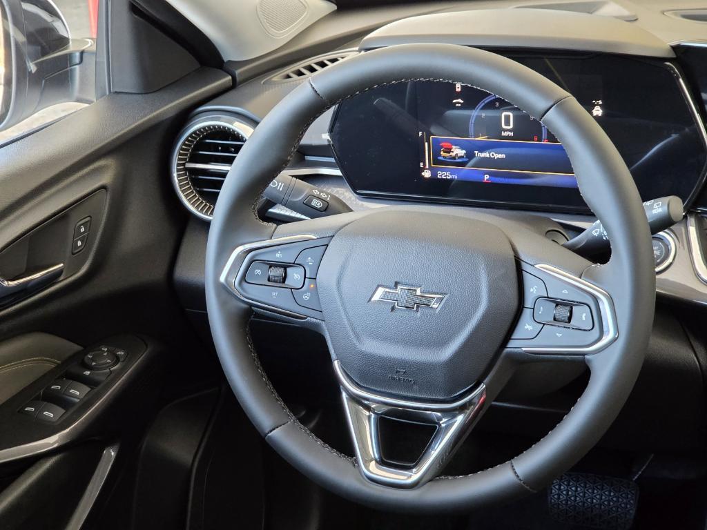 new 2025 Chevrolet Trax car, priced at $26,290