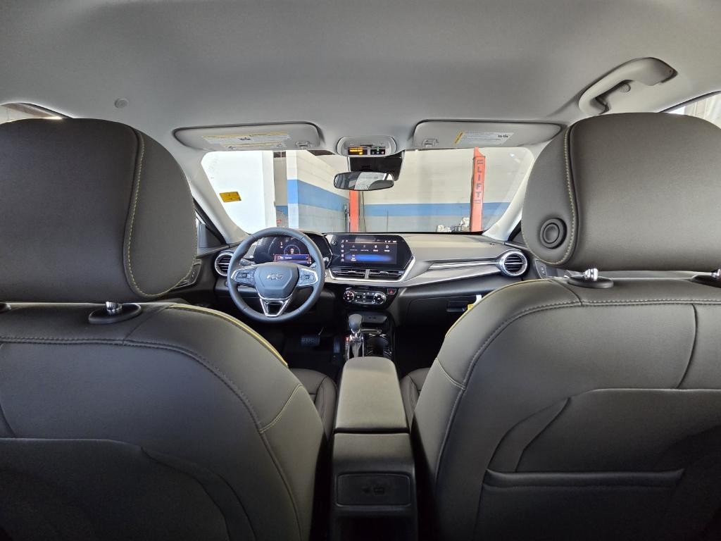 new 2025 Chevrolet Trax car, priced at $26,290