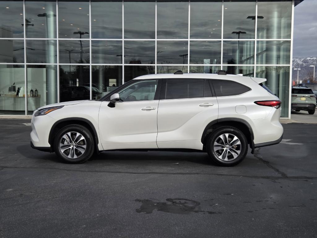 used 2020 Toyota Highlander car, priced at $26,981