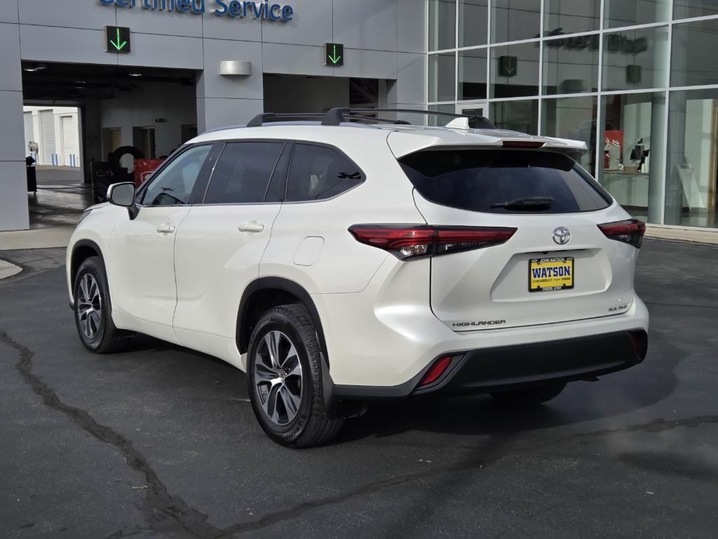 used 2020 Toyota Highlander car, priced at $26,981