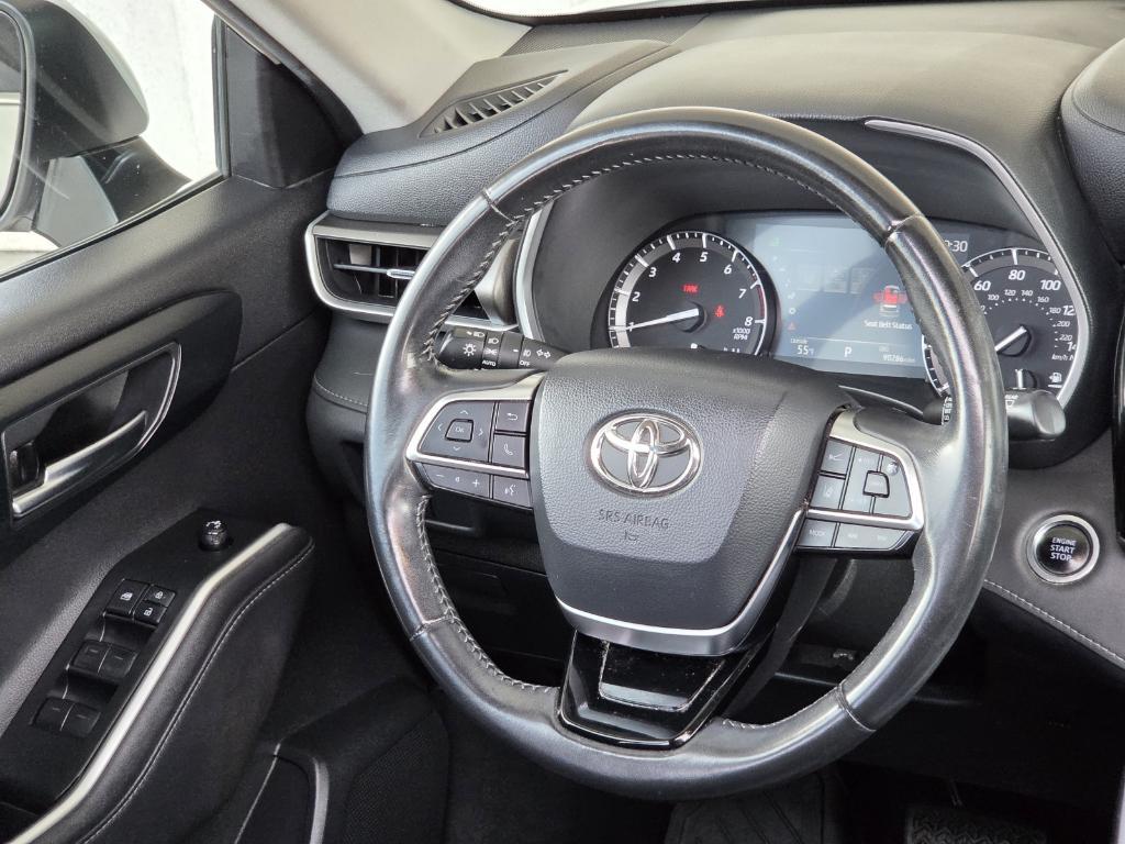 used 2020 Toyota Highlander car, priced at $26,981