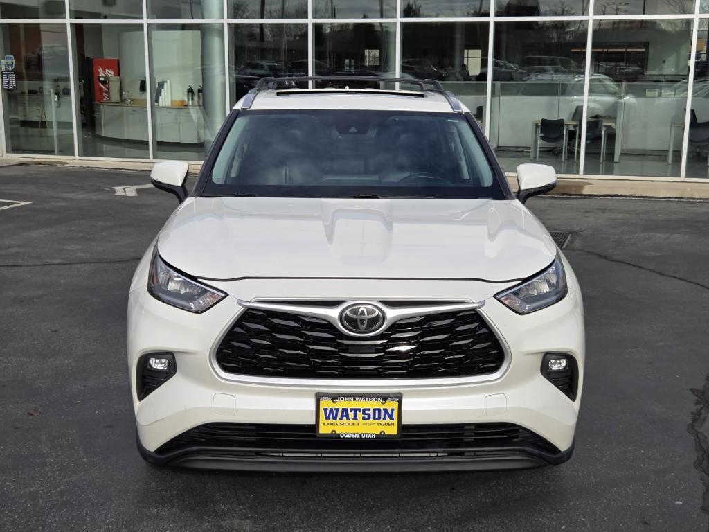 used 2020 Toyota Highlander car, priced at $26,981