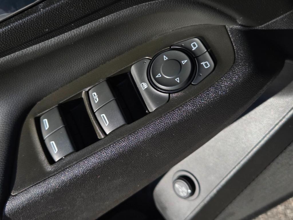 used 2023 Chevrolet Equinox car, priced at $22,621