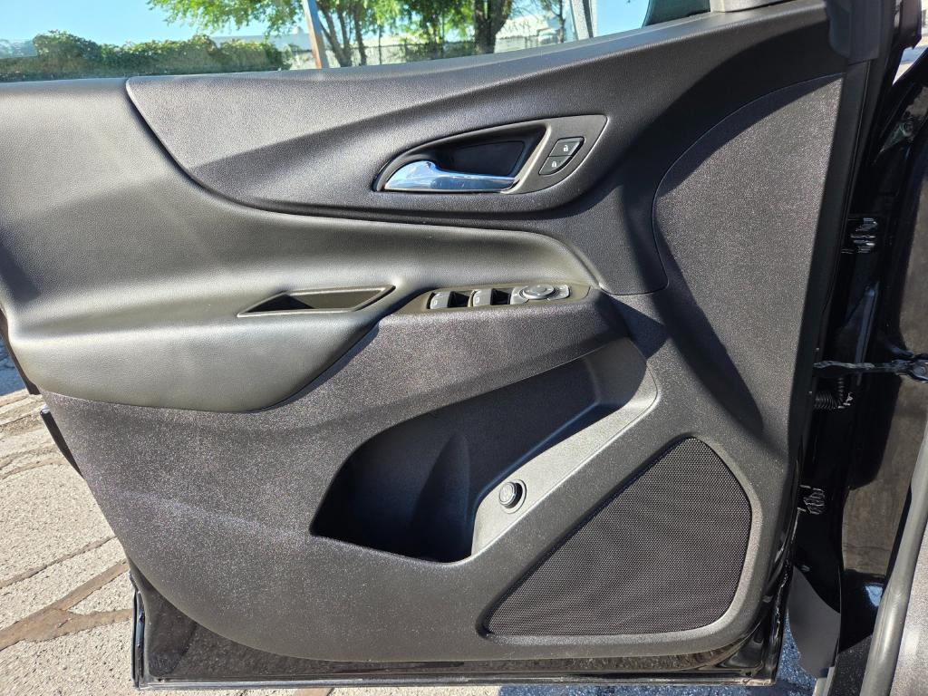 used 2023 Chevrolet Equinox car, priced at $22,621