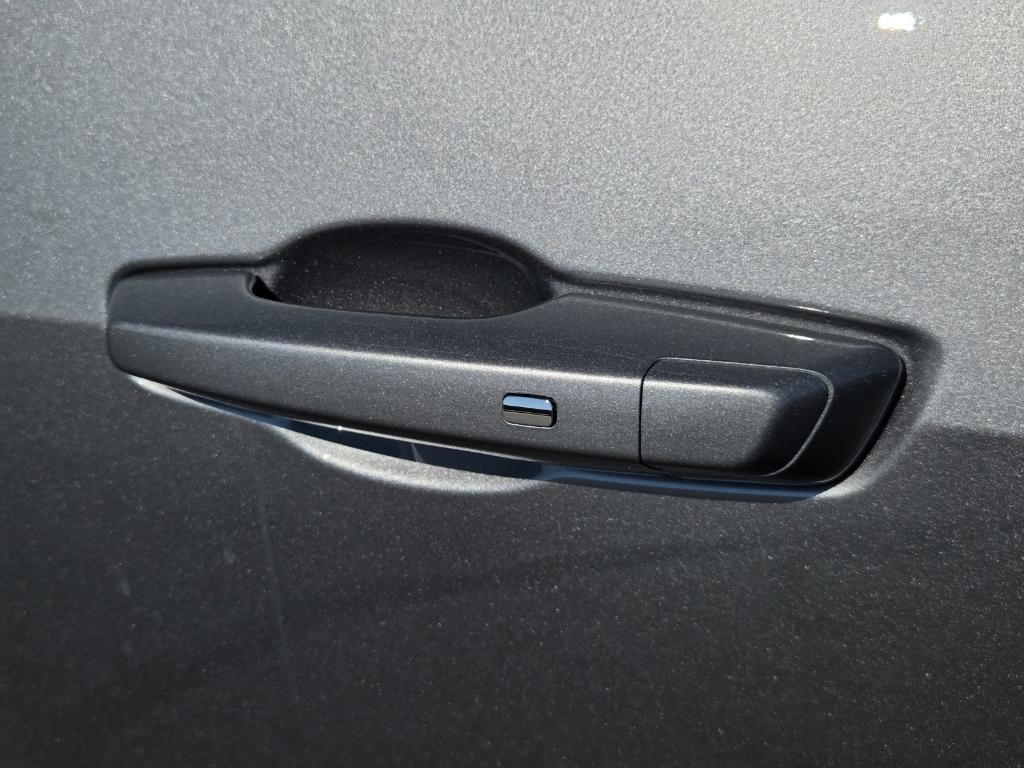 new 2026 Chevrolet Traverse car, priced at $45,920