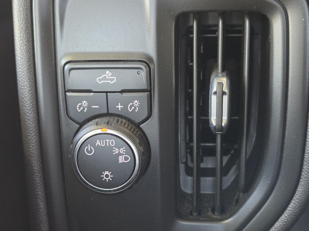 used 2024 Chevrolet Silverado 1500 car, priced at $30,991