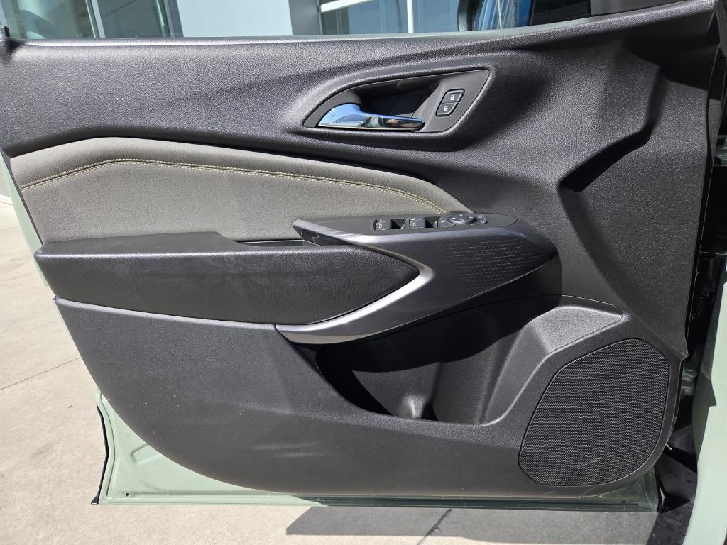 new 2025 Chevrolet Trax car, priced at $25,895