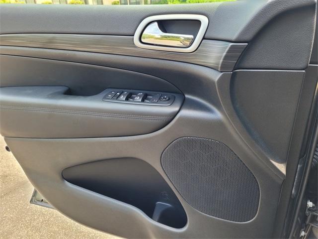 used 2021 Jeep Grand Cherokee car, priced at $31,605