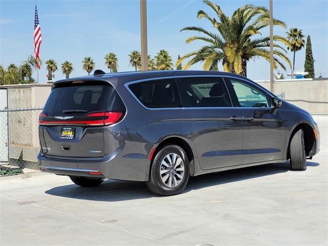 new 2023 Chrysler Pacifica Hybrid car, priced at $45,888