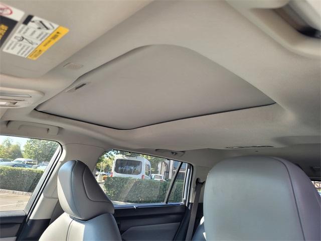 used 2022 Toyota Highlander car, priced at $39,700