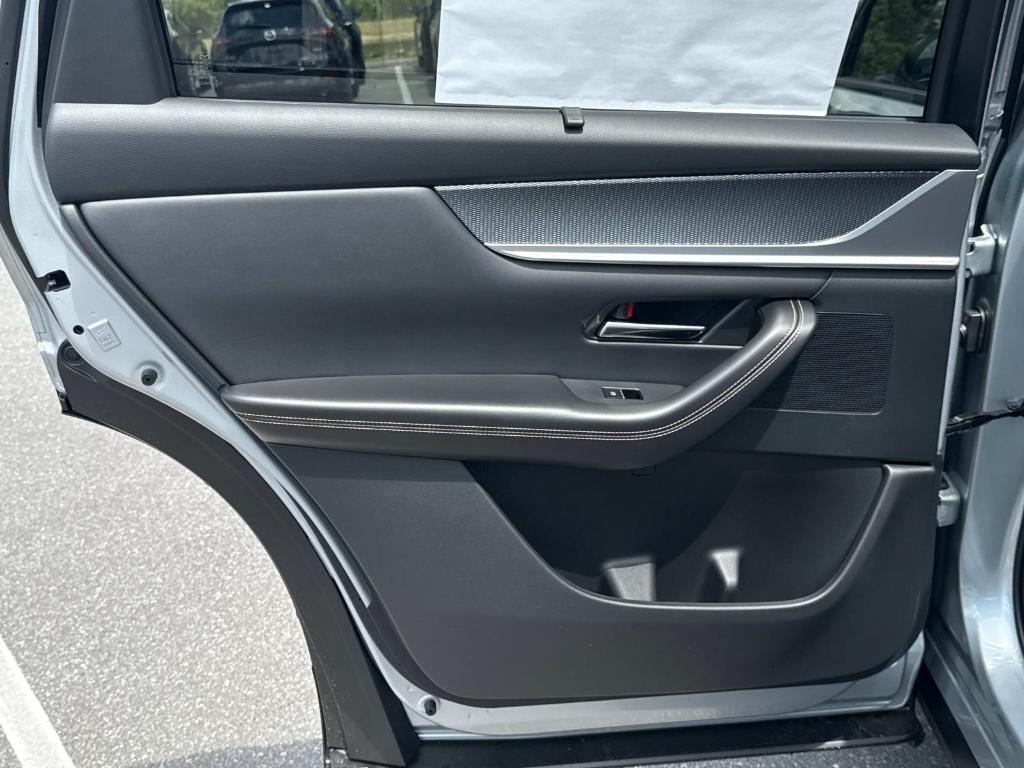 new 2025 Mazda CX-90 car, priced at $45,670