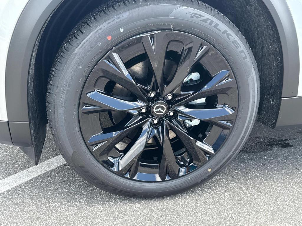 new 2025 Mazda CX-90 car, priced at $45,670