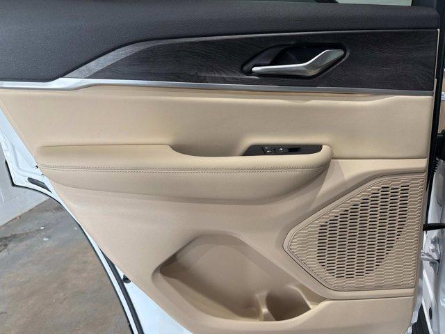 used 2025 Jeep Grand Cherokee car, priced at $40,995