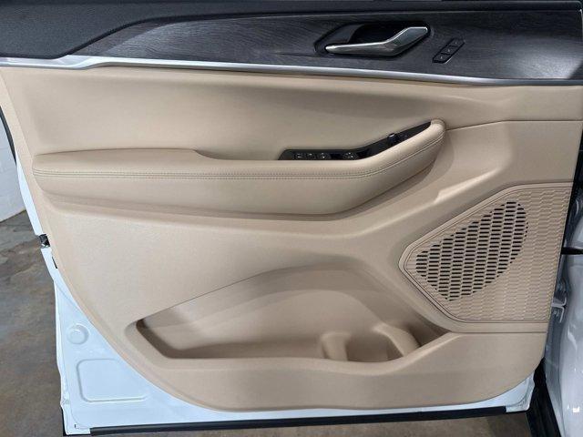 used 2025 Jeep Grand Cherokee car, priced at $40,995