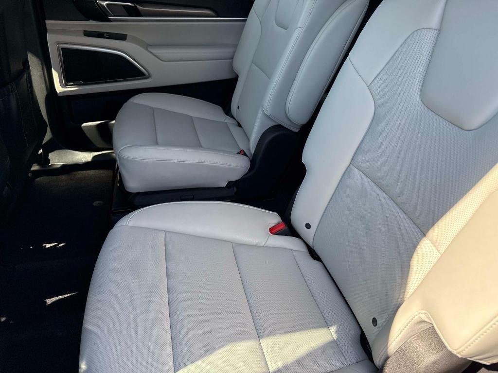 used 2024 Kia Telluride car, priced at $31,995