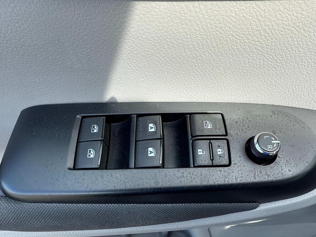 used 2018 Toyota Highlander car, priced at $15,995