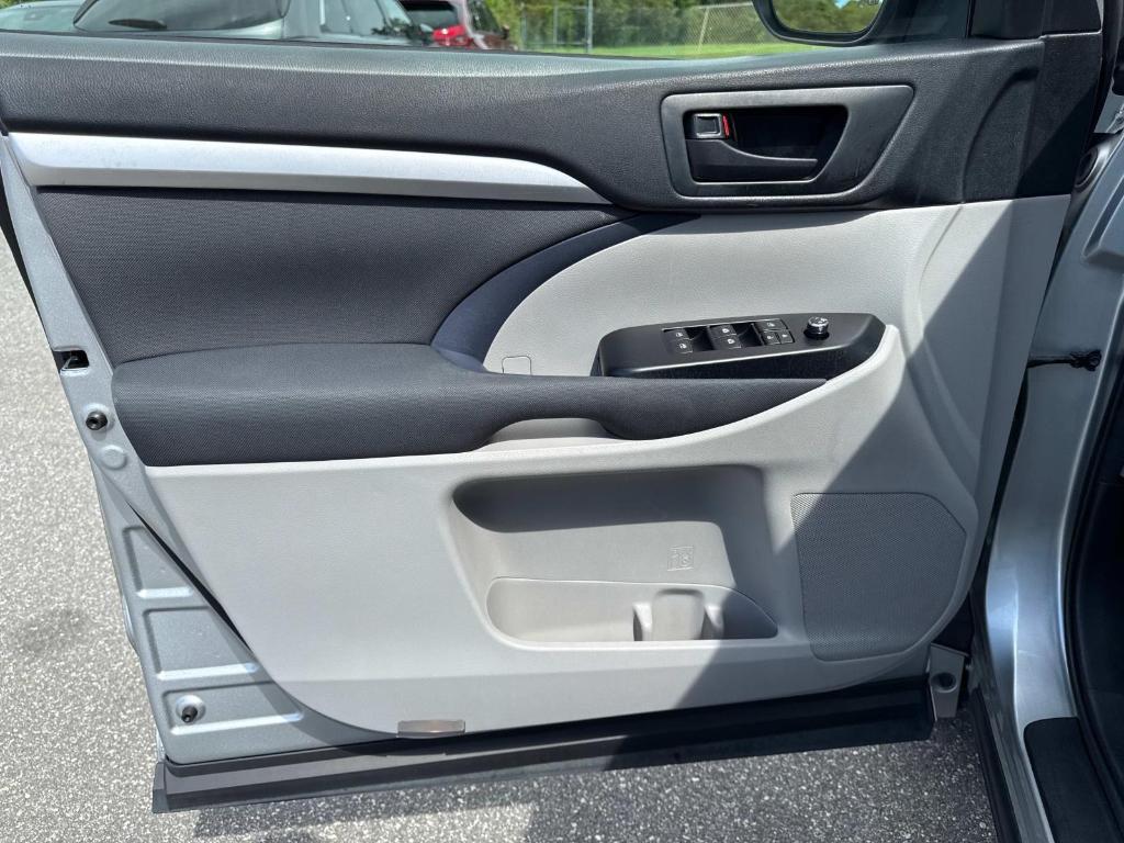 used 2018 Toyota Highlander car, priced at $15,995
