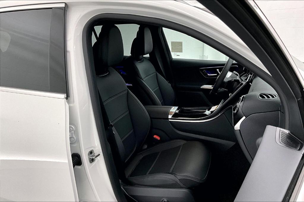 new 2025 Mercedes-Benz GLC 300 car, priced at $51,035