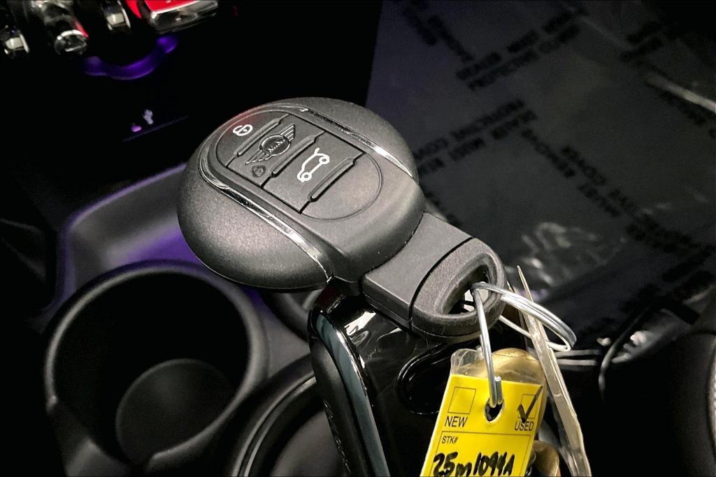 used 2021 MINI Hardtop car, priced at $20,981