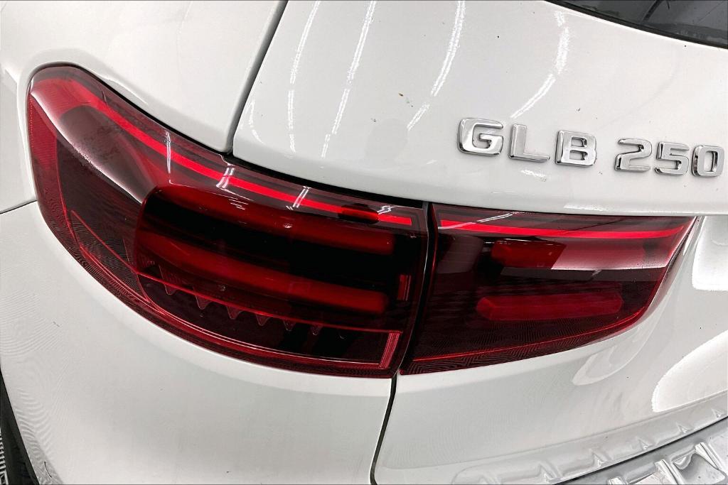 new 2025 Mercedes-Benz GLB 250 car, priced at $47,145