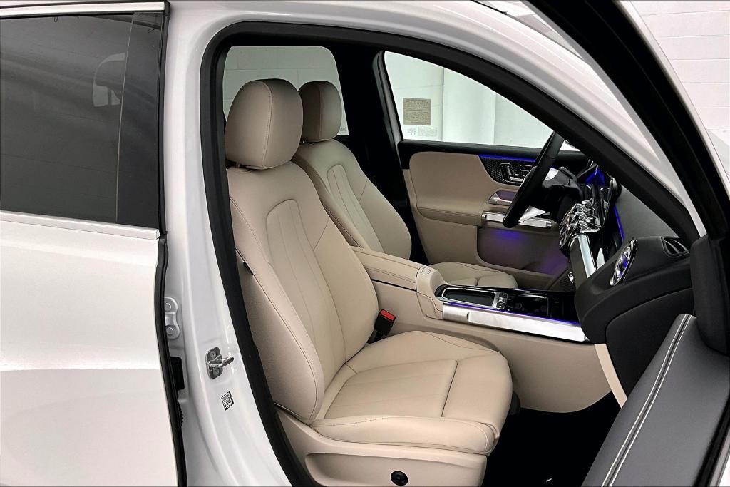 new 2025 Mercedes-Benz GLB 250 car, priced at $47,420
