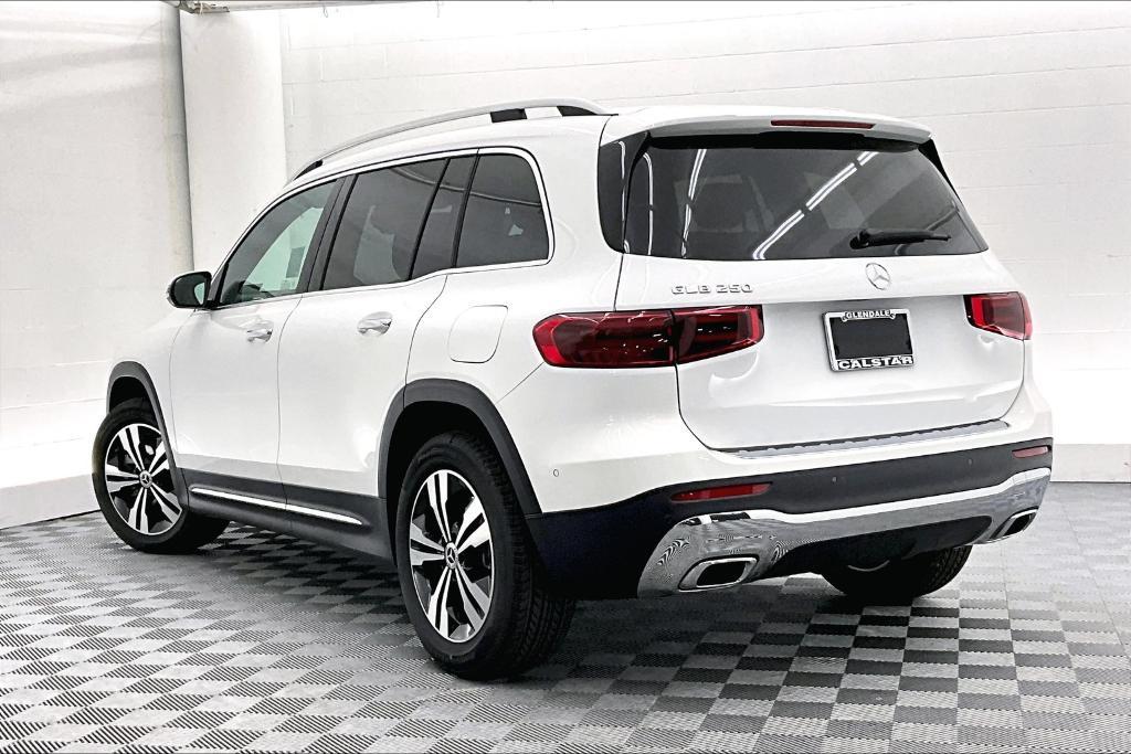 new 2025 Mercedes-Benz GLB 250 car, priced at $47,420