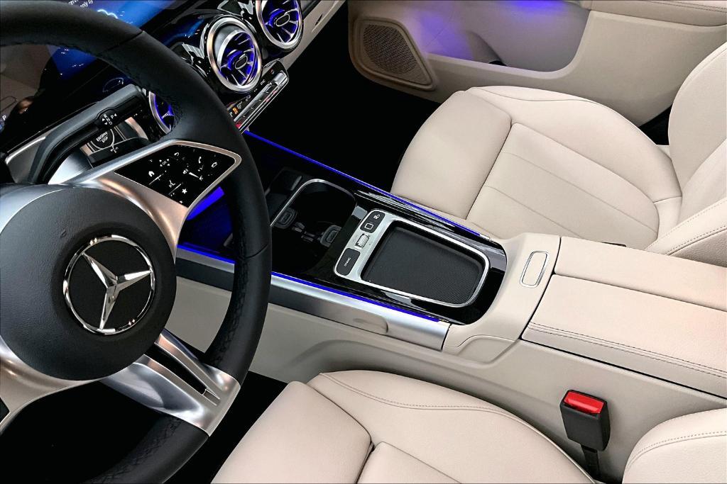 new 2025 Mercedes-Benz GLB 250 car, priced at $47,420