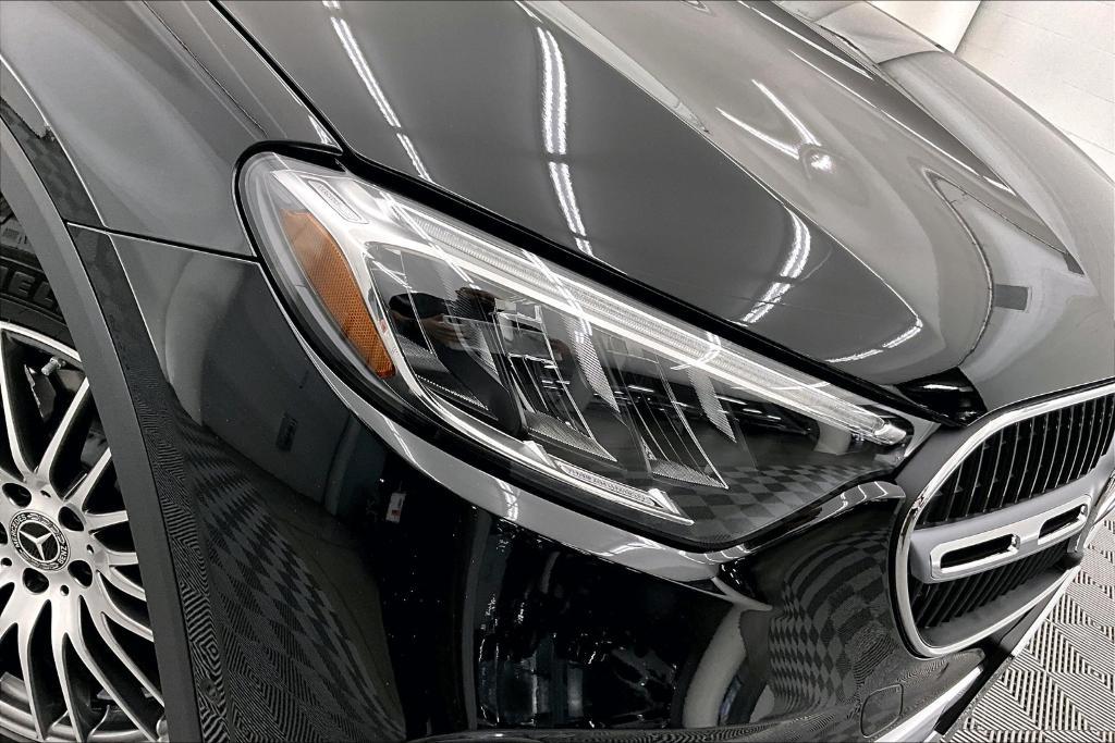 new 2025 Mercedes-Benz GLC 300 car, priced at $51,415